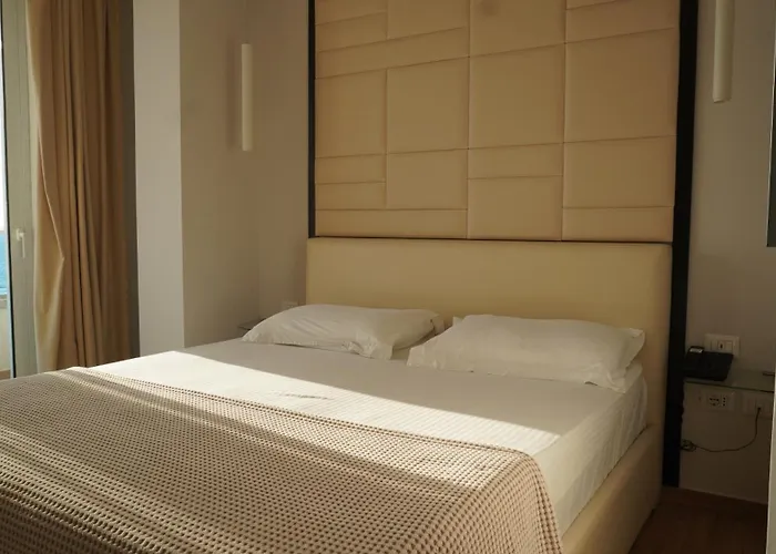 Miami Ii Hotel Golem (Tirana)