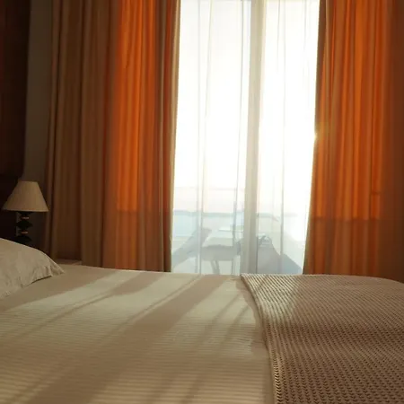 Miami Ii Hotel