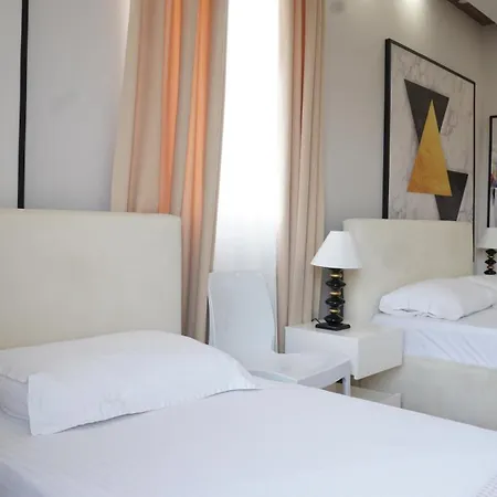 Otel Miami Ii Golem (Tirana)