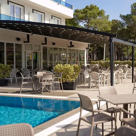Ξενοδοχείο Miami Ii 4*